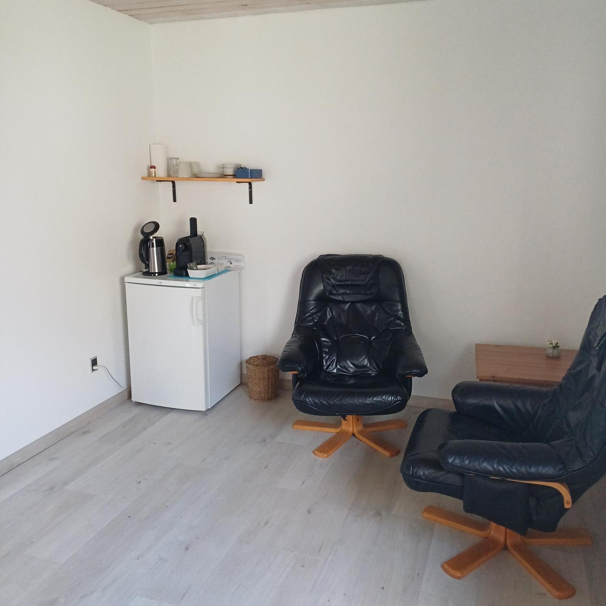 Hyrdeskolen Apartment Give Екстериор снимка